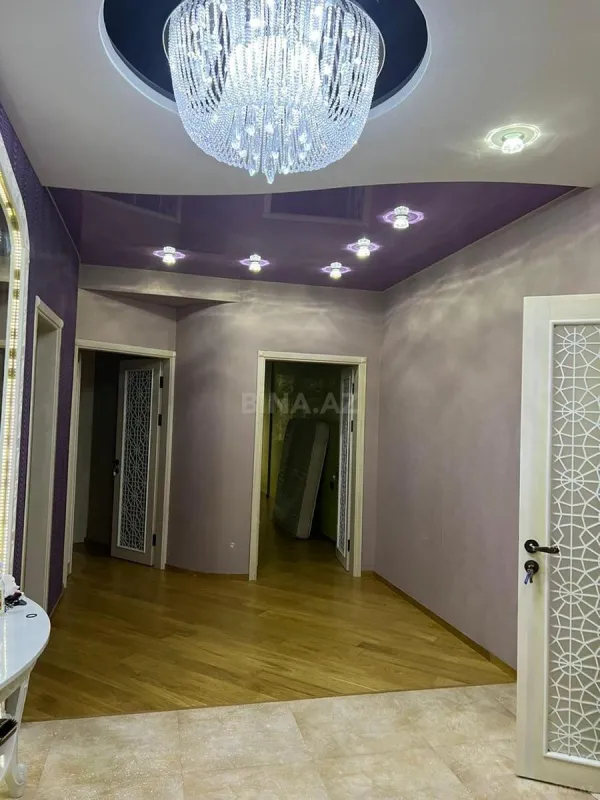 Satılır 4 otaqlı mənzil 157 m²