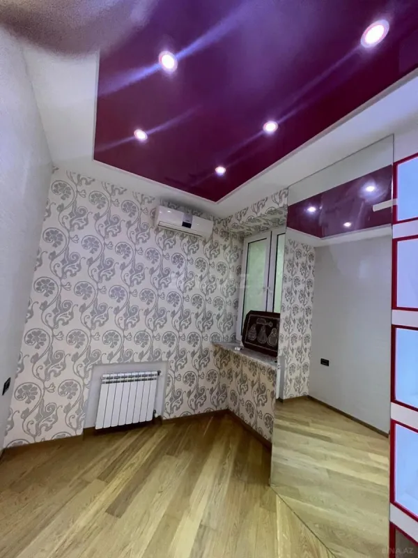 Satılır 4 otaqlı mənzil 157 m²