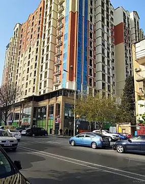 Satılır 3 otaqlı mənzil 81 m²