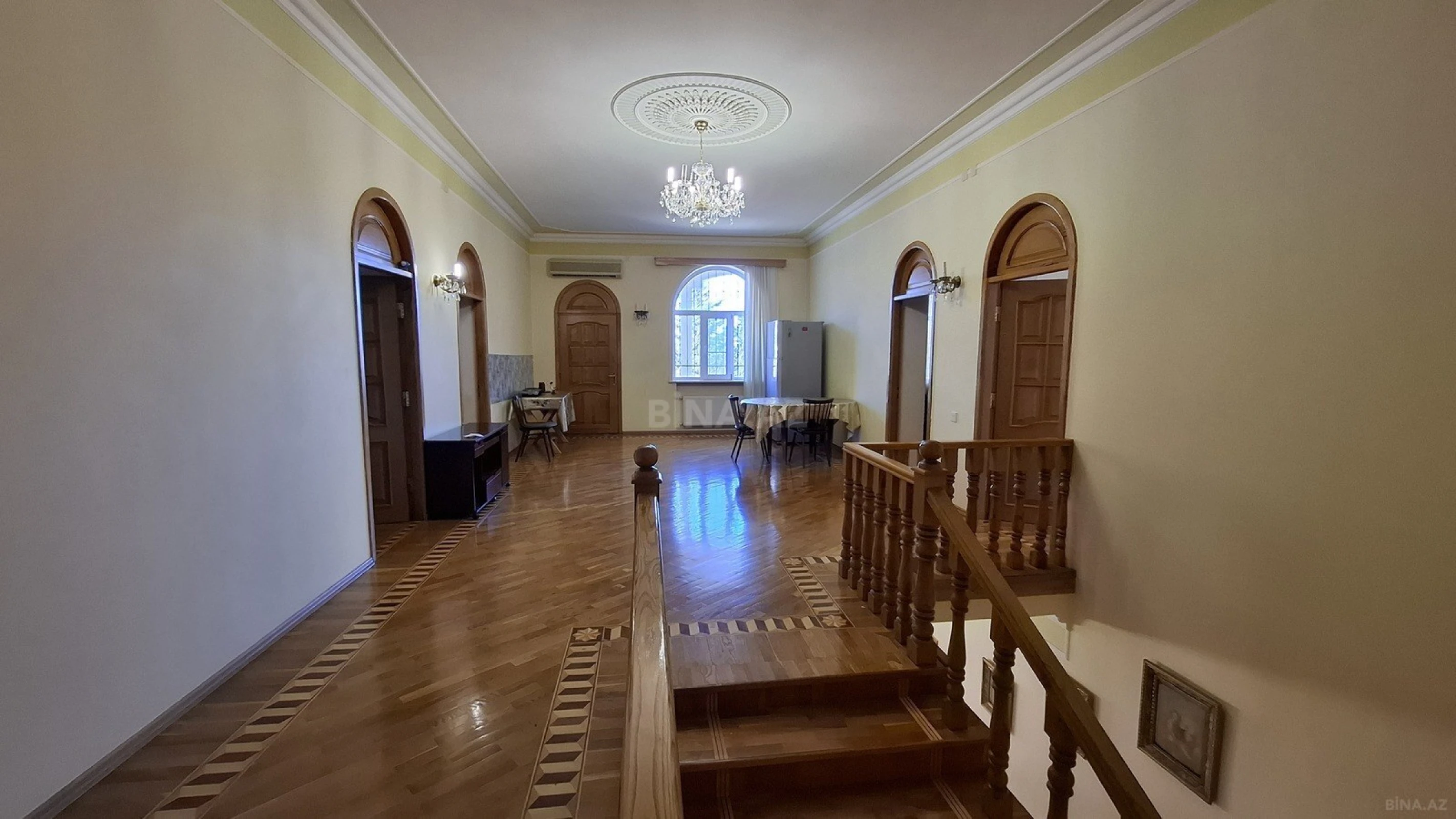 Satılır 7 otaqlı həyət evi 650 m²