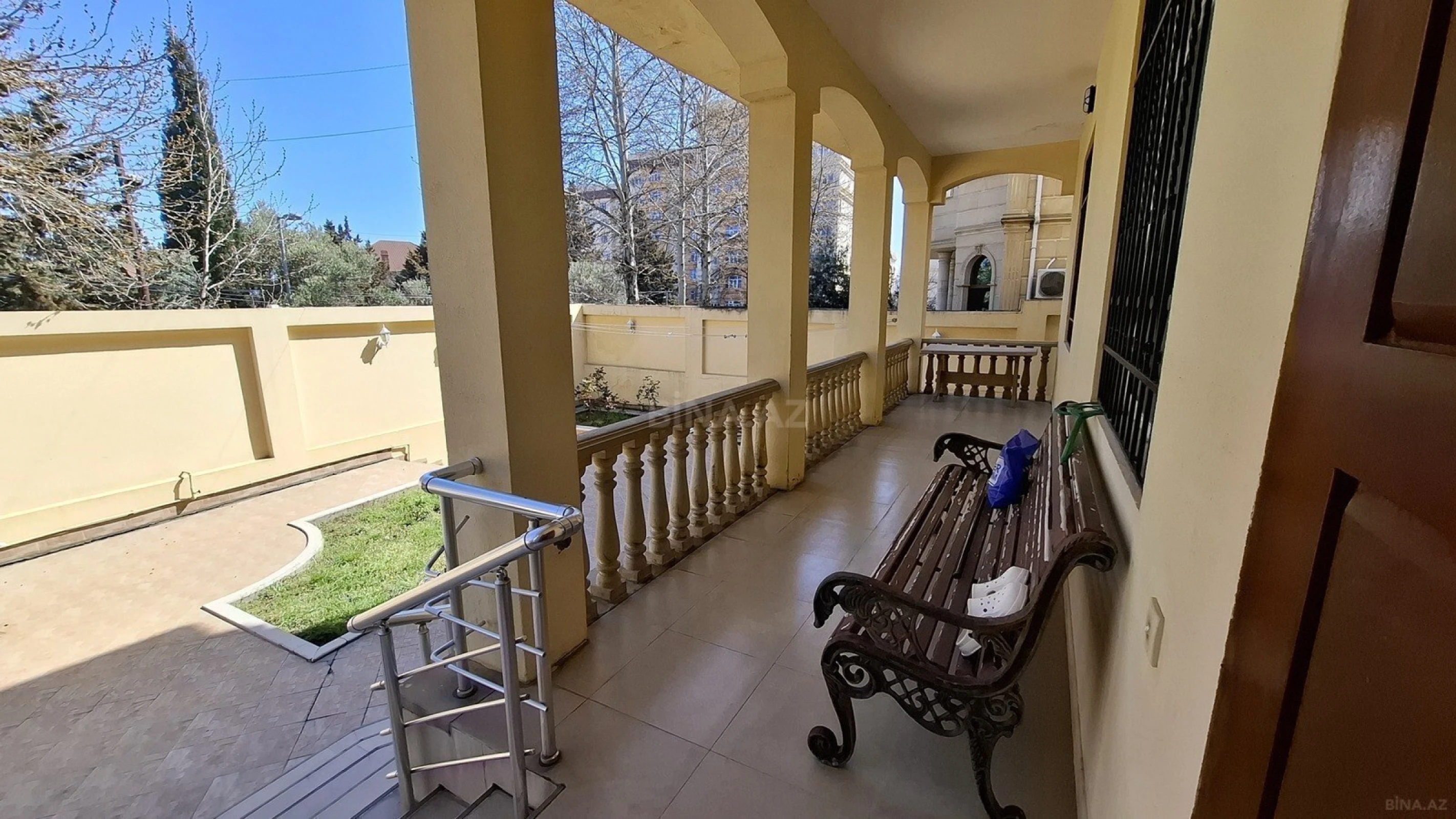 Satılır 7 otaqlı həyət evi 650 m²