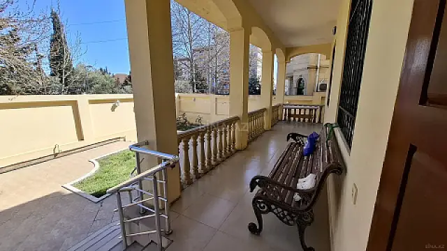 Satılır 7 otaqlı həyət evi 650 m²