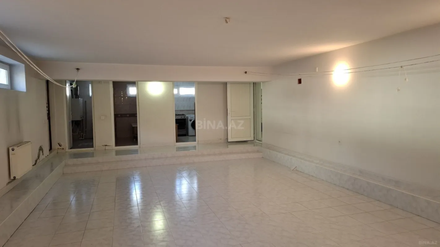 Satılır 7 otaqlı həyət evi 650 m²