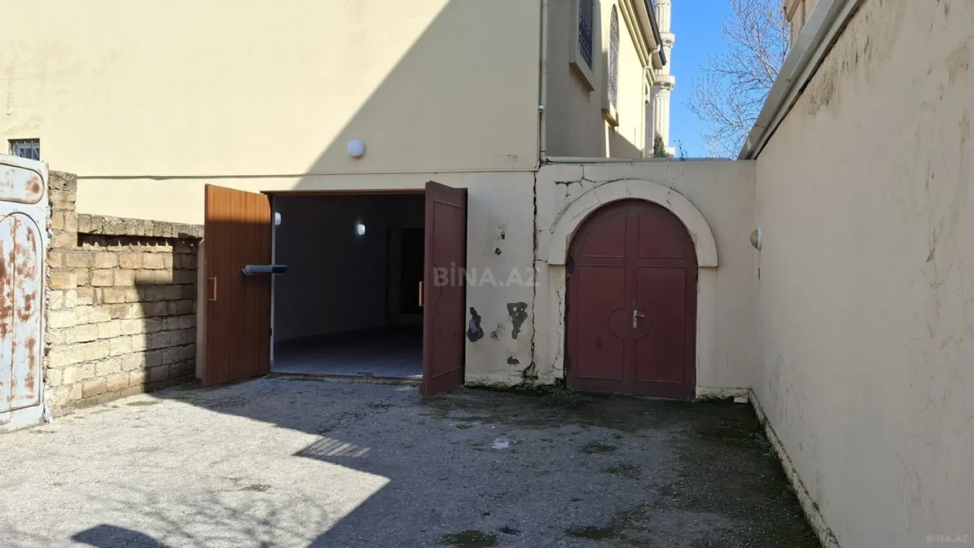 Satılır 7 otaqlı həyət evi 650 m²