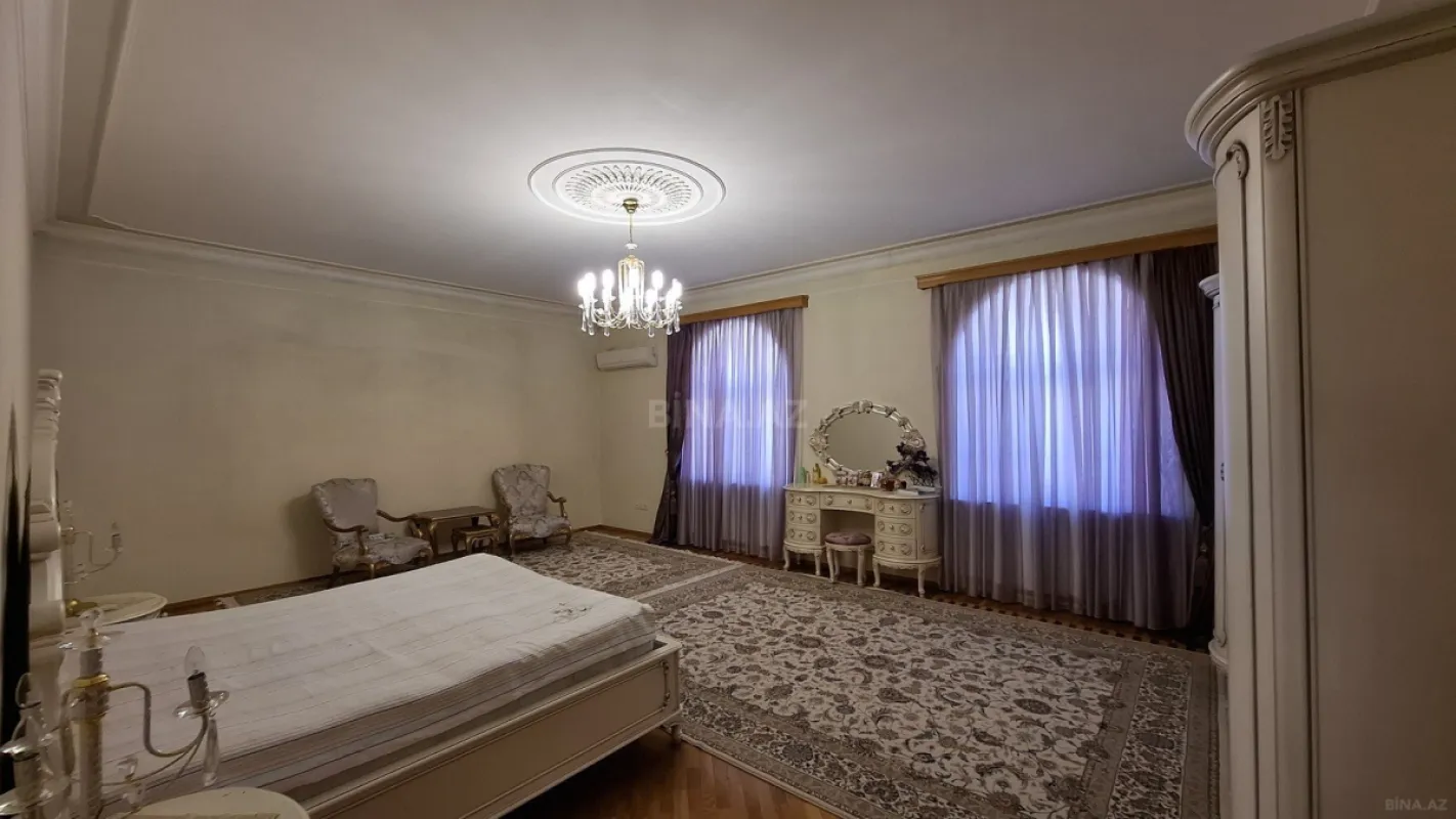 Satılır 7 otaqlı həyət evi 650 m²