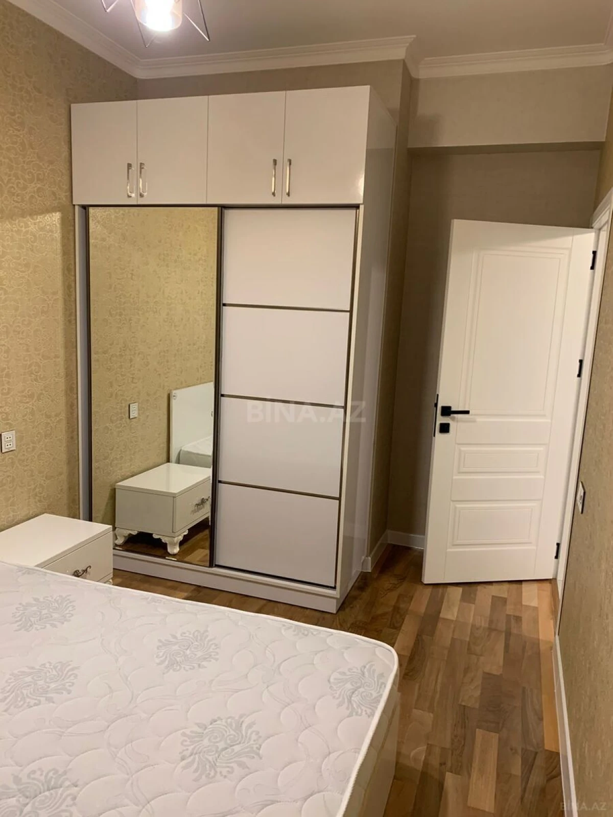 Kirayə verilir 2 otaqlı mənzil 55 m²