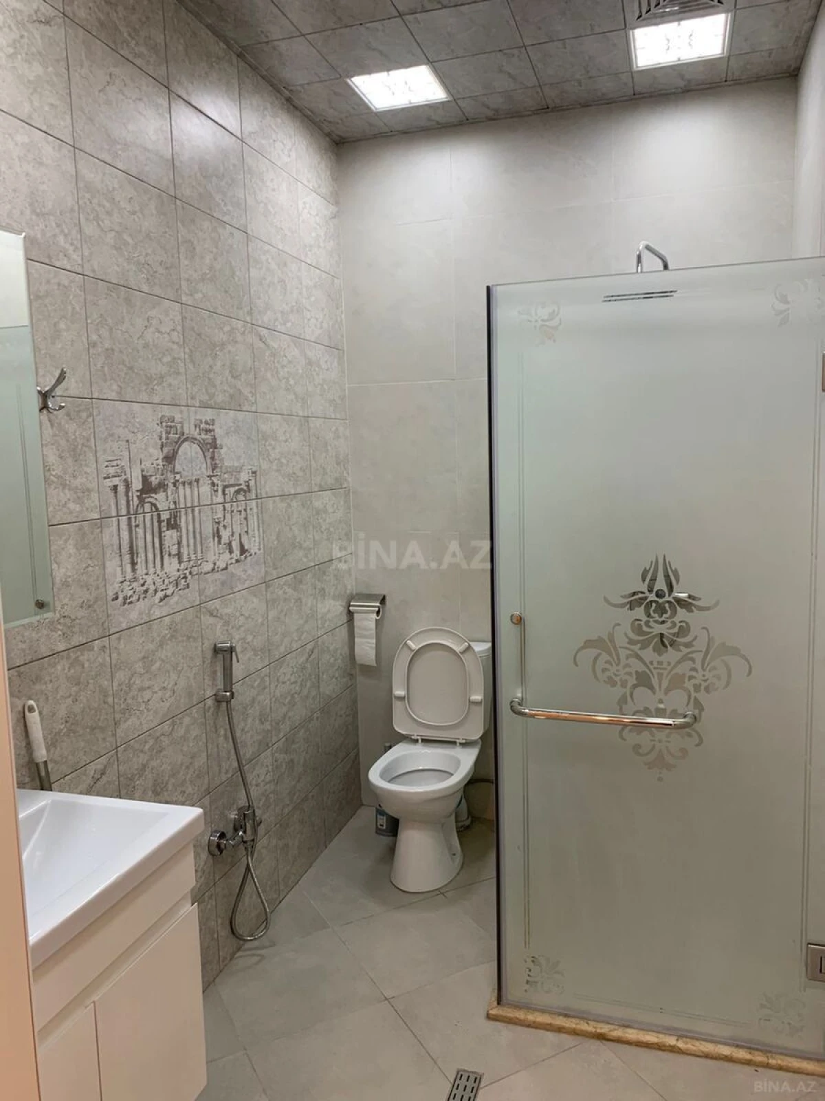 Kirayə verilir 2 otaqlı mənzil 55 m²