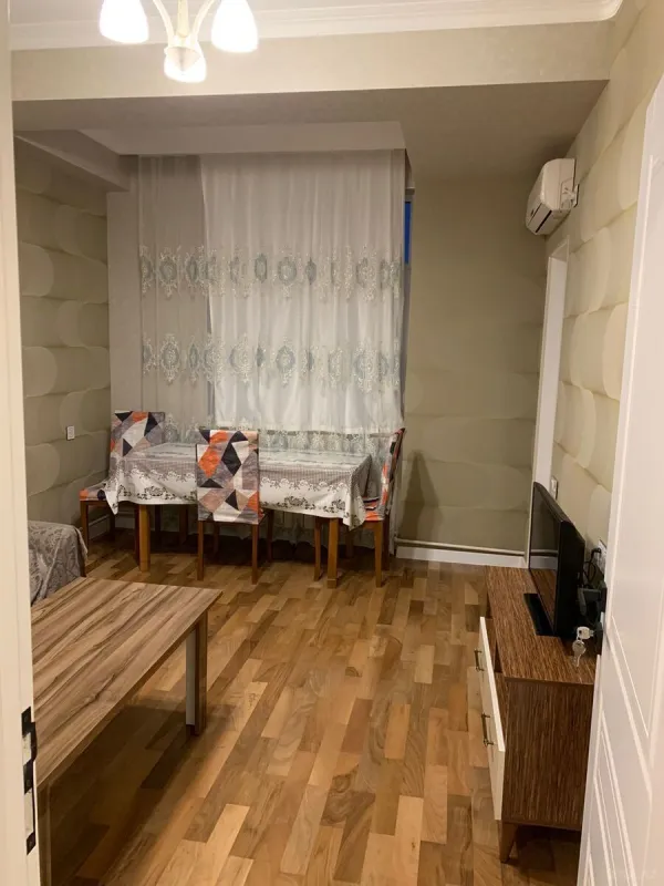 Kirayə verilir 2 otaqlı mənzil 55 m²