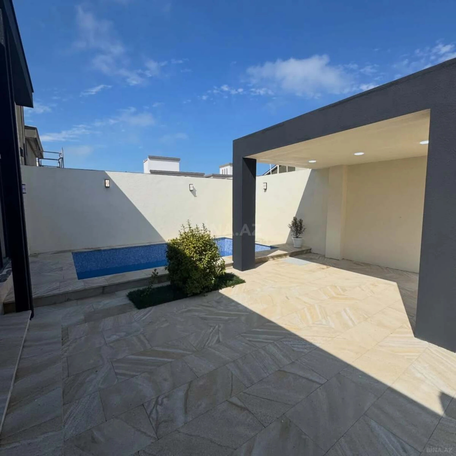 Satılır 4 otaqlı həyət evi 160 m²