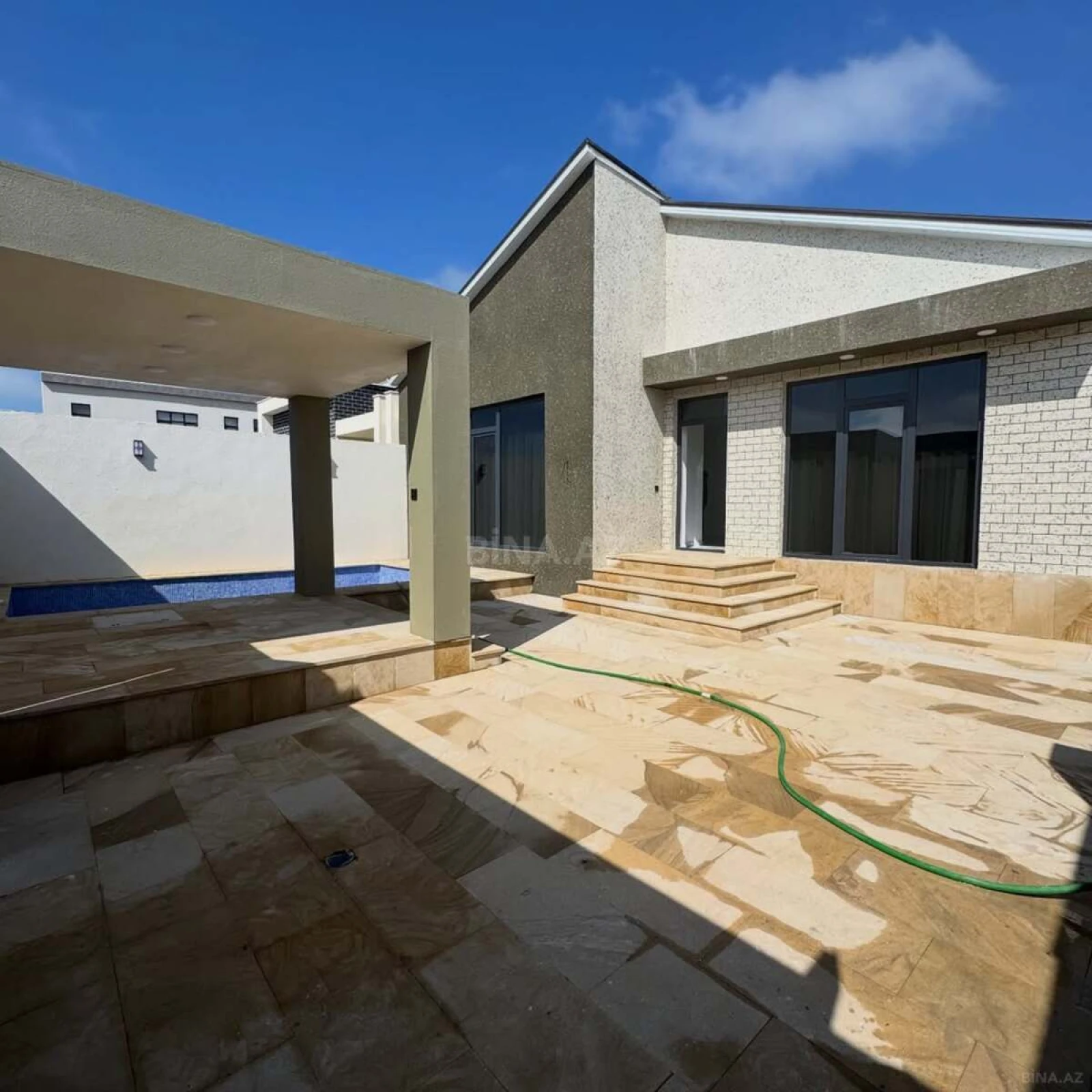 Satılır 4 otaqlı həyət evi 160 m²