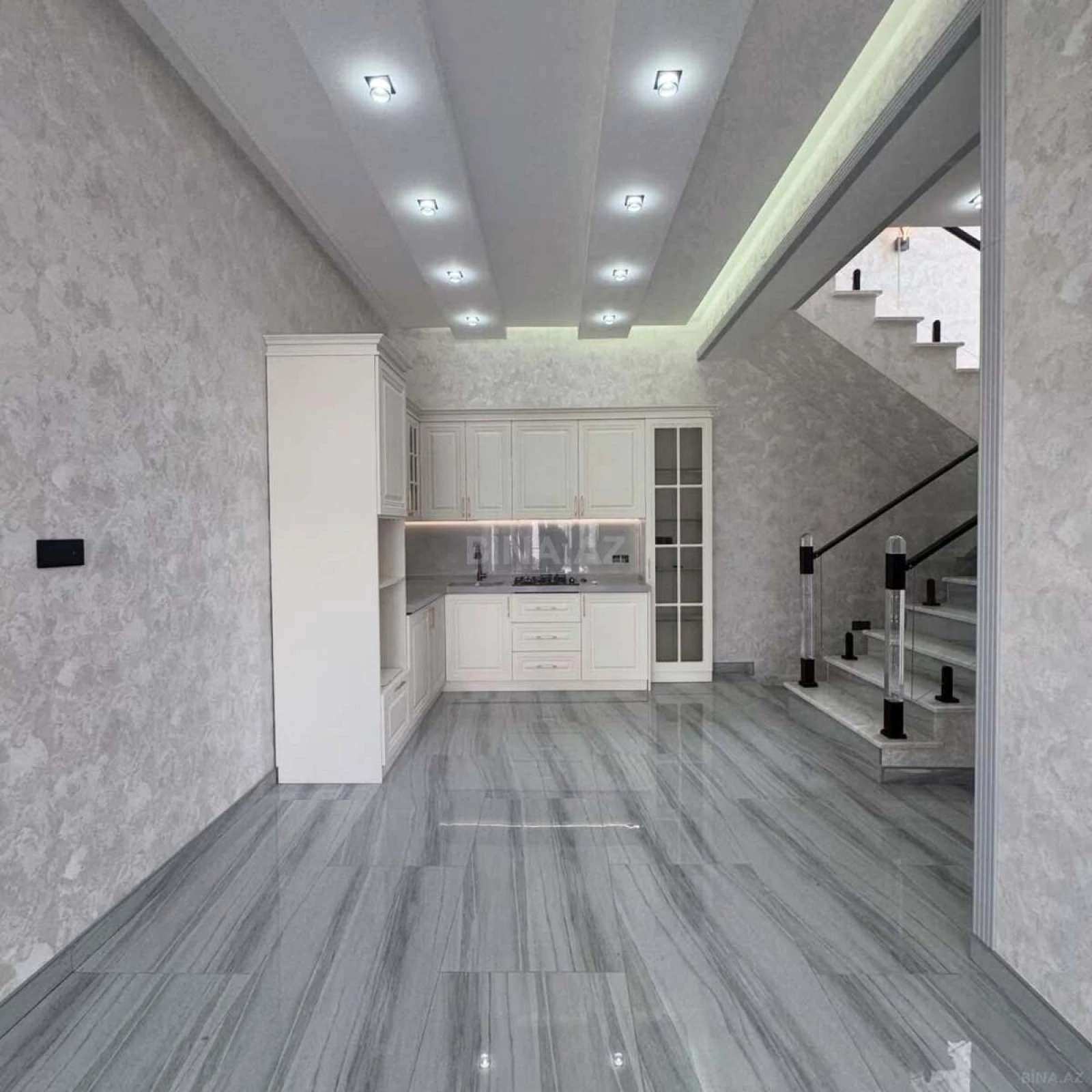 Satılır 4 otaqlı həyət evi 160 m²