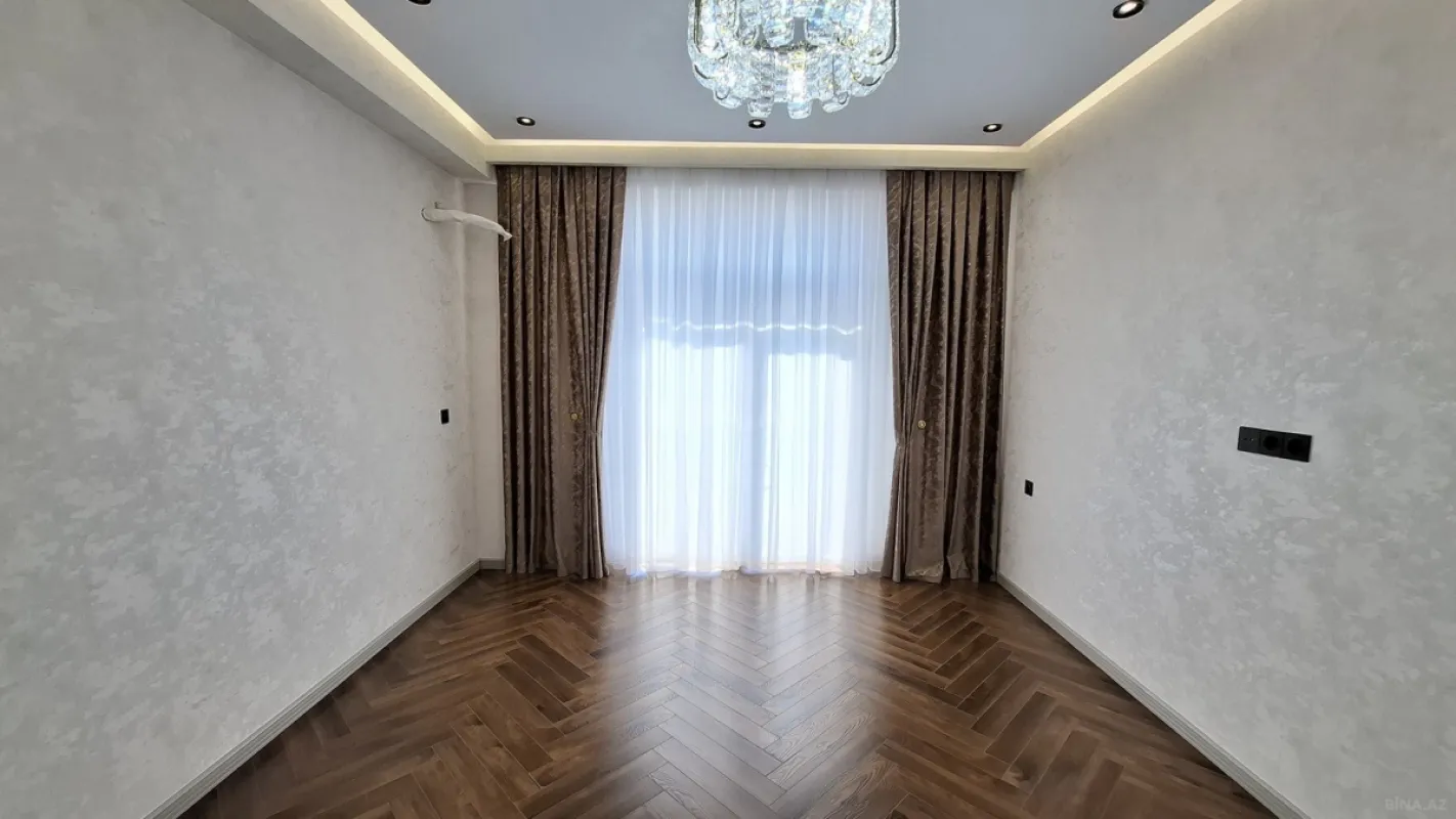 Satılır 2 otaqlı mənzil 82 m²