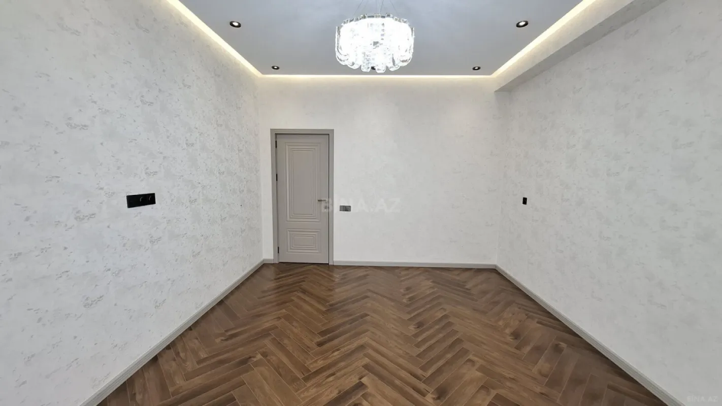 Satılır 2 otaqlı mənzil 82 m²