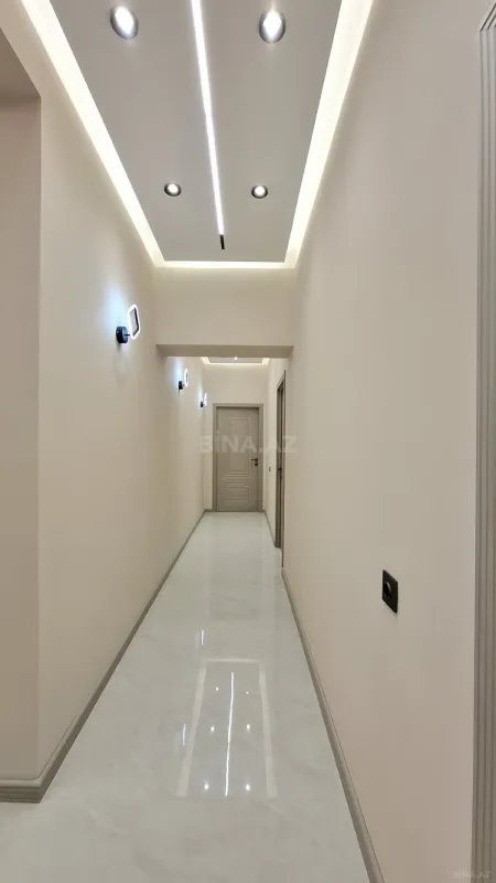 Satılır 2 otaqlı mənzil 82 m²