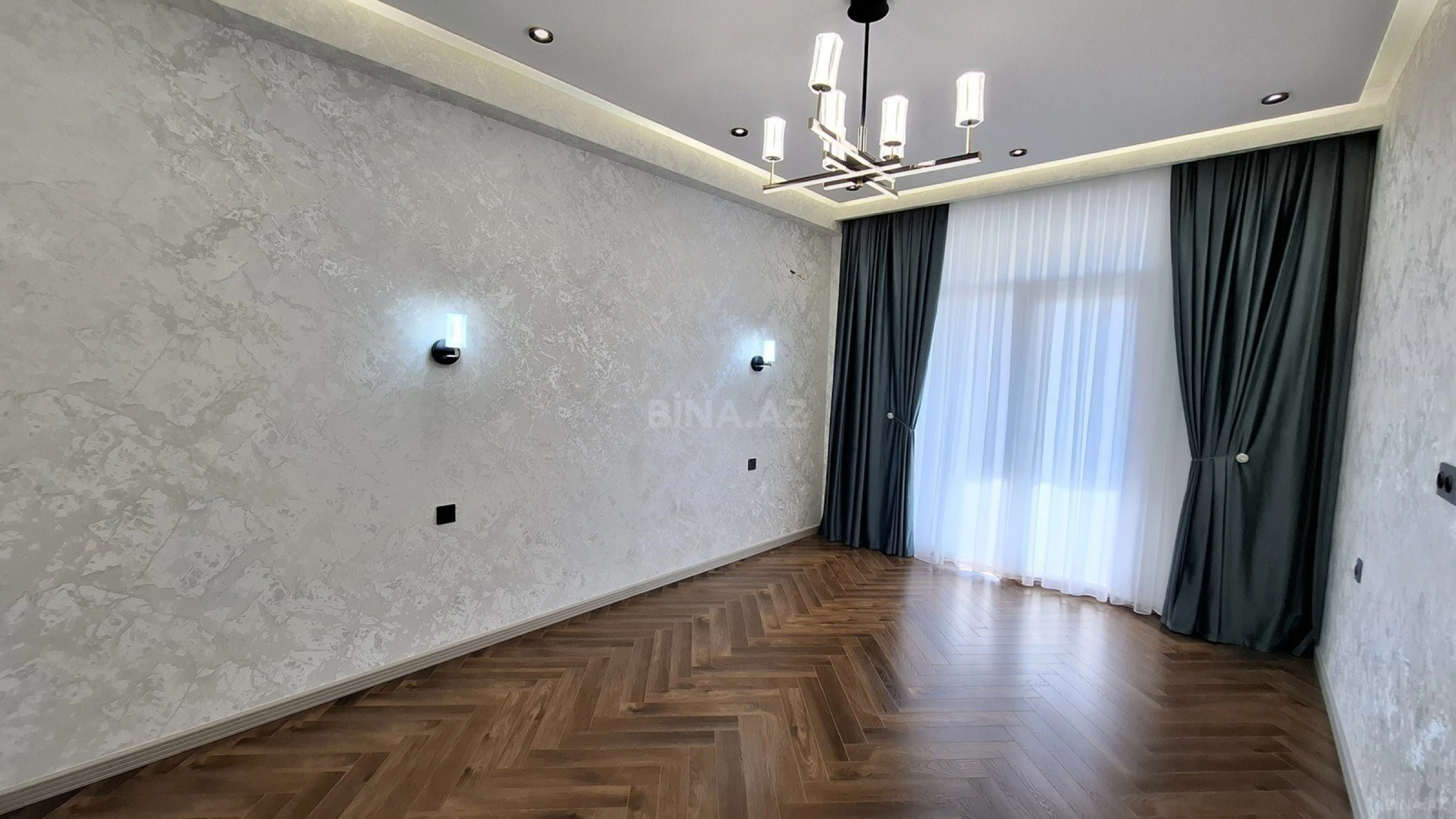 Satılır 2 otaqlı mənzil 82 m²