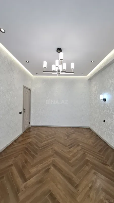 Satılır 2 otaqlı mənzil 82 m²