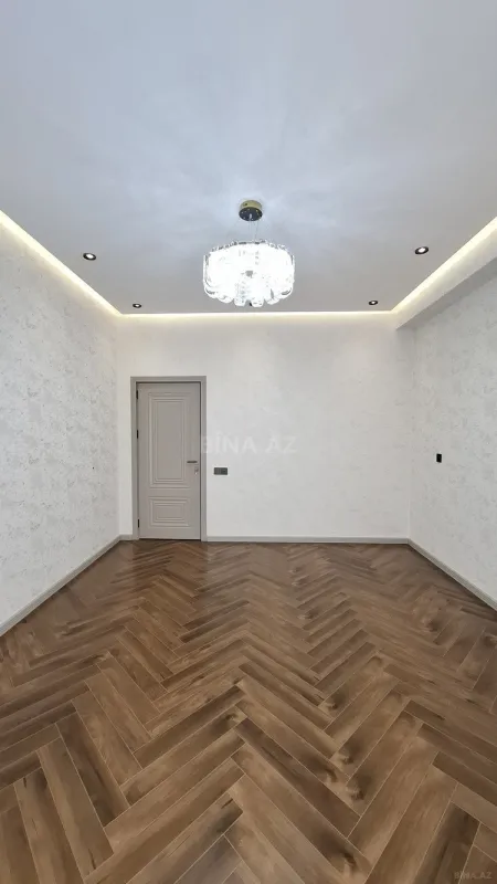 Satılır 2 otaqlı mənzil 82 m²