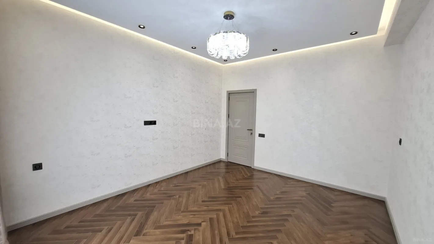 Satılır 2 otaqlı mənzil 82 m²