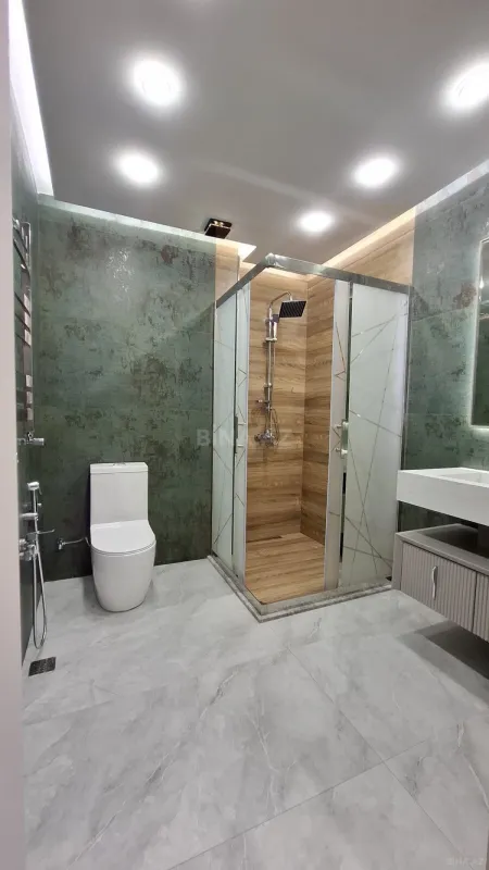 Satılır 2 otaqlı mənzil 82 m²