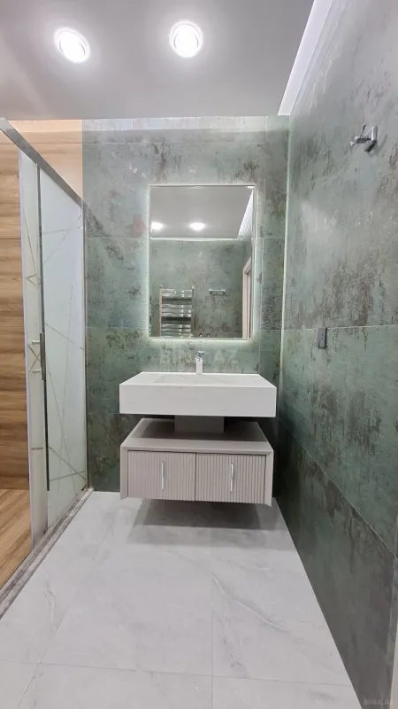 Satılır 2 otaqlı mənzil 82 m²