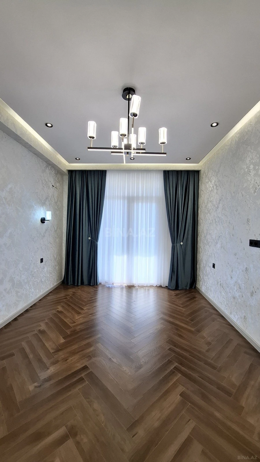 Satılır 2 otaqlı mənzil 82 m²