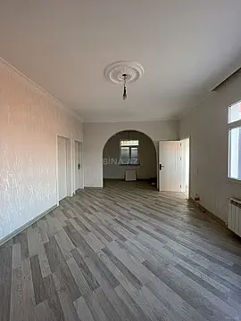 Satılır 5 otaqlı həyət evi 150 m²