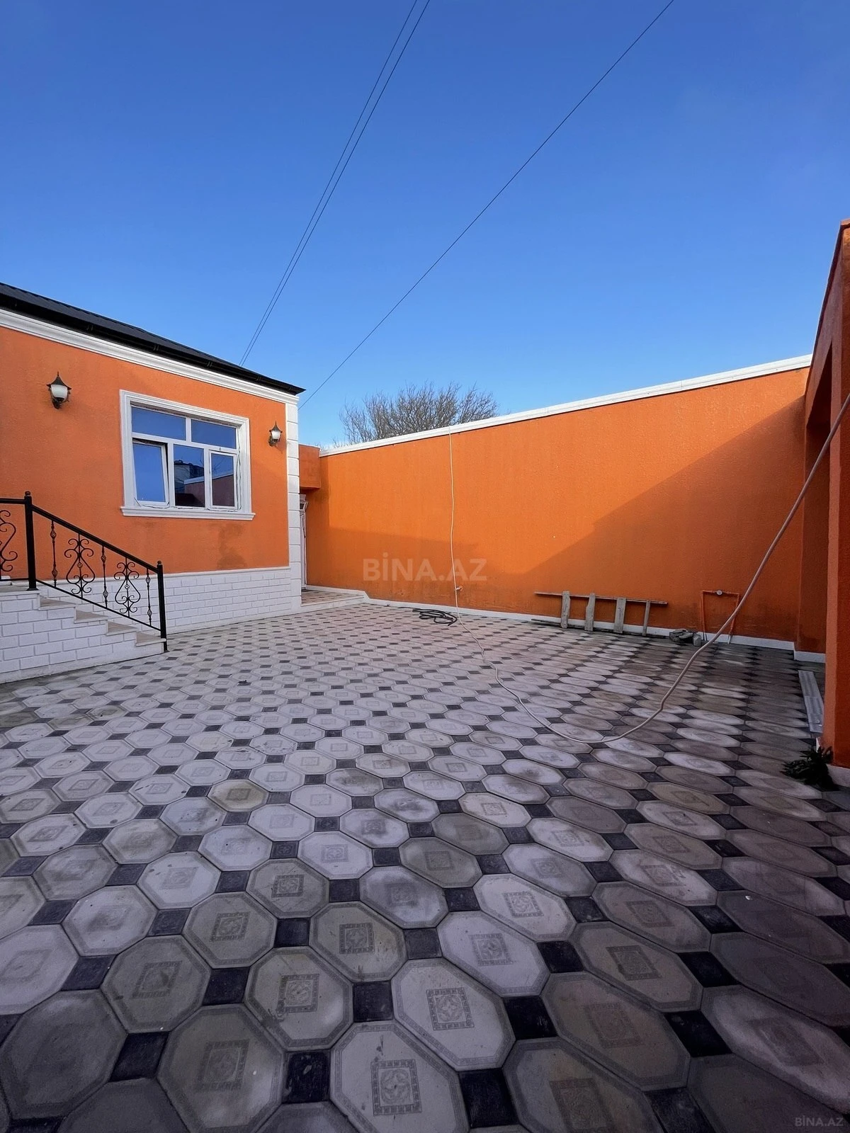 Satılır 5 otaqlı həyət evi 150 m²