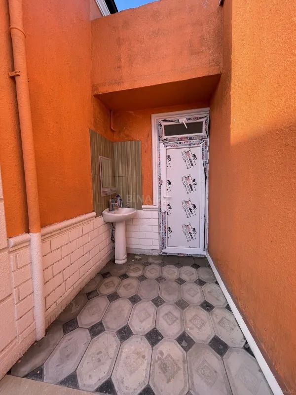 Satılır 5 otaqlı həyət evi 150 m²