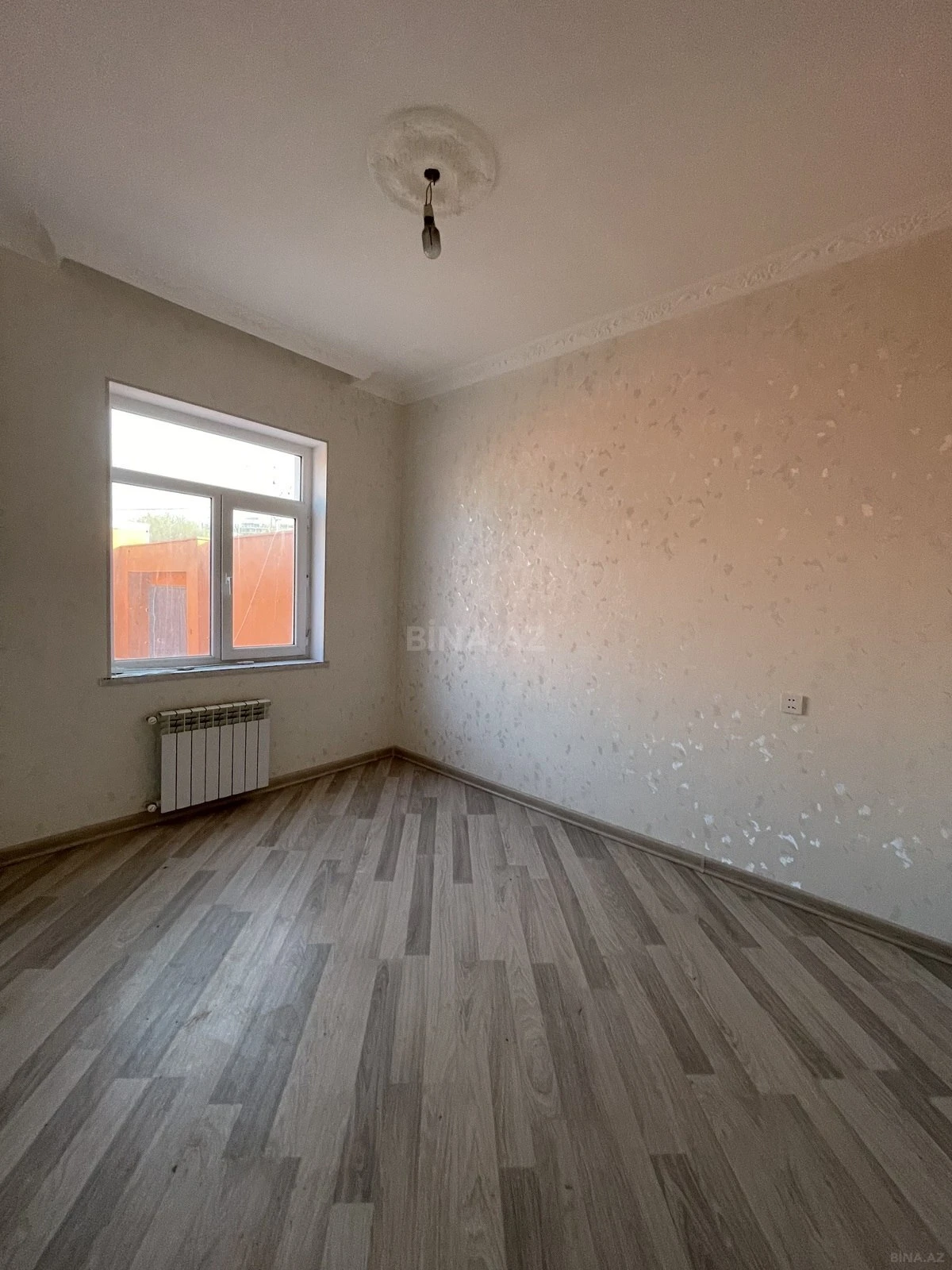 Satılır 5 otaqlı həyət evi 150 m²