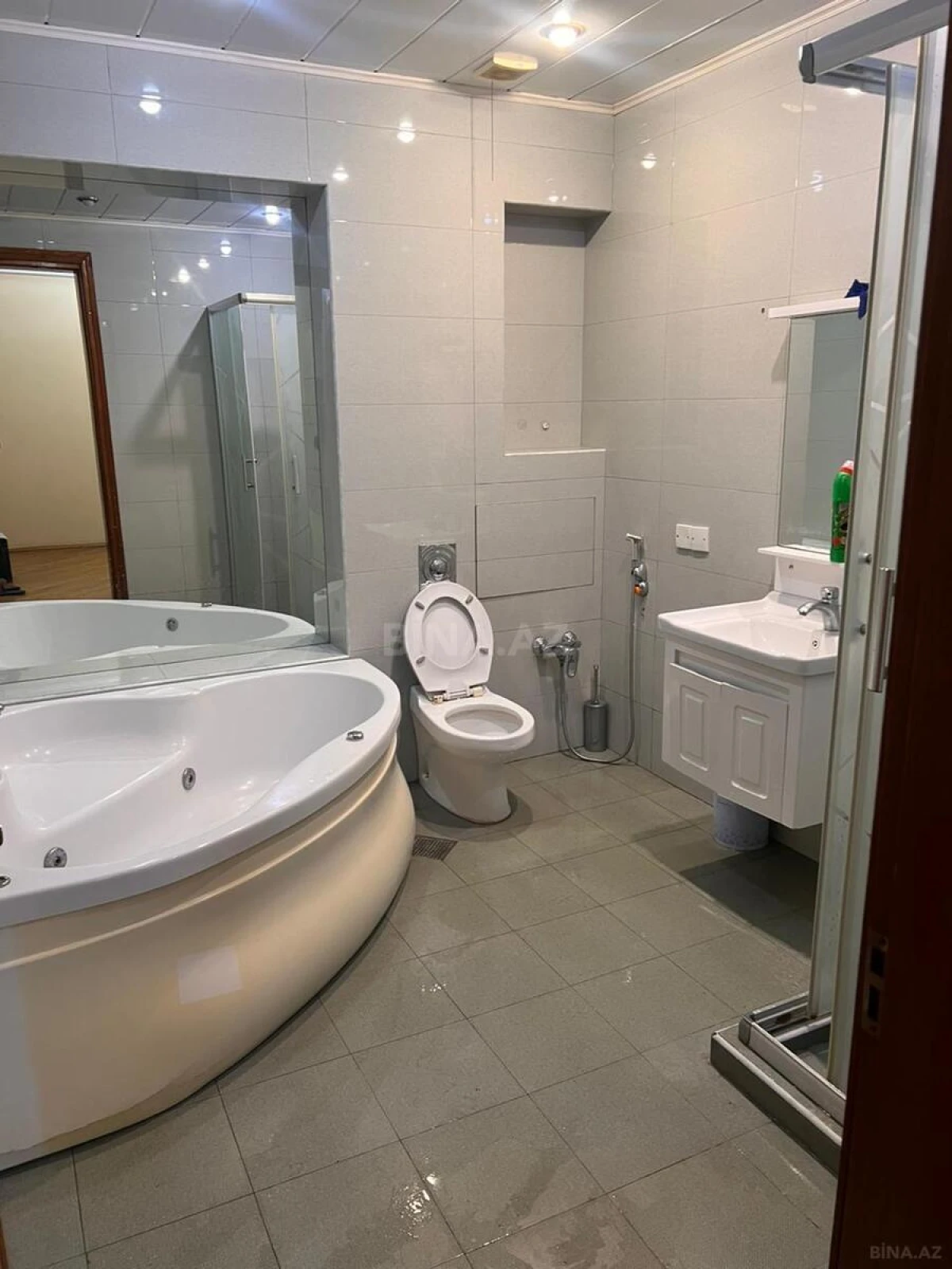 Kirayə verilir 3 otaqlı mənzil 75 m²