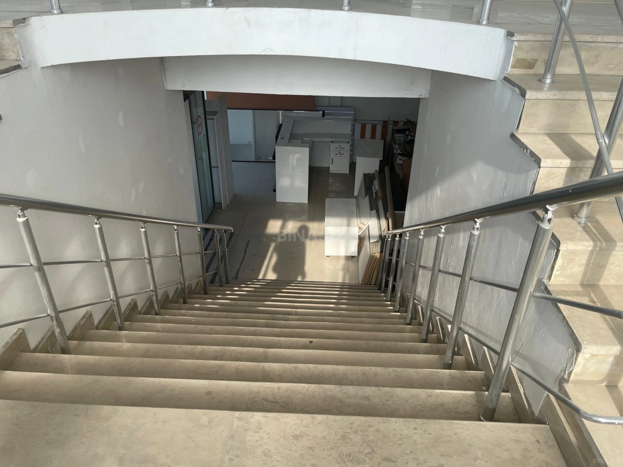 Kirayə verilir obyekt 2000 m²