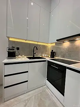 Kirayə verilir 2 otaqlı mənzil 77 m²