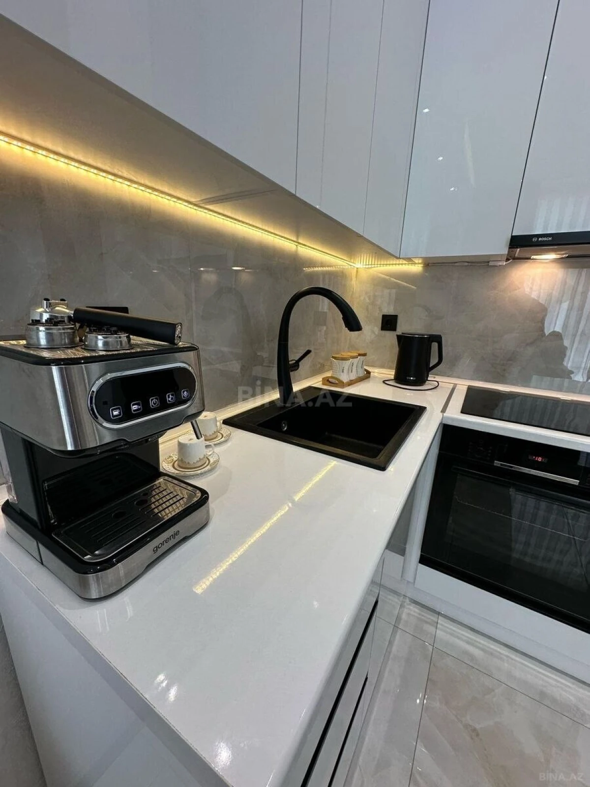 Kirayə verilir 2 otaqlı mənzil 77 m²