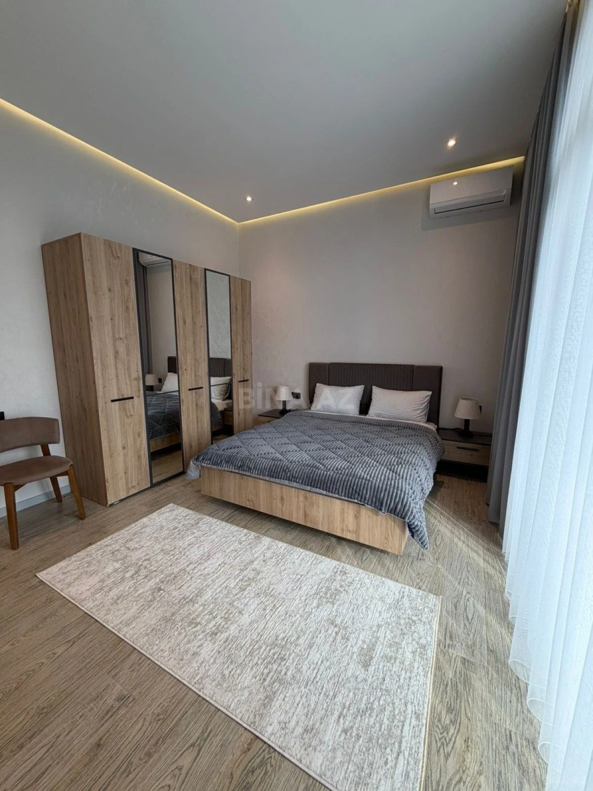 Kirayə verilir 2 otaqlı mənzil 77 m²