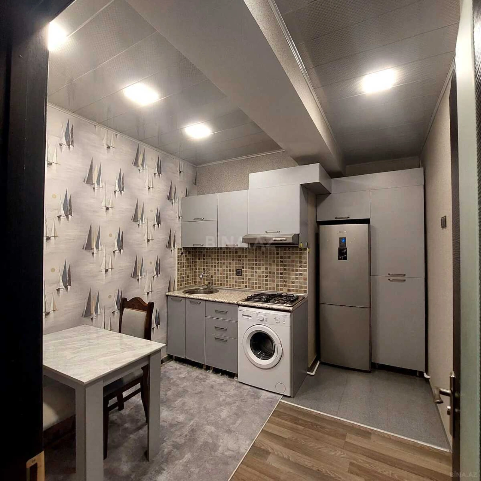 Kirayə verilir 2 otaqlı mənzil 80 m²