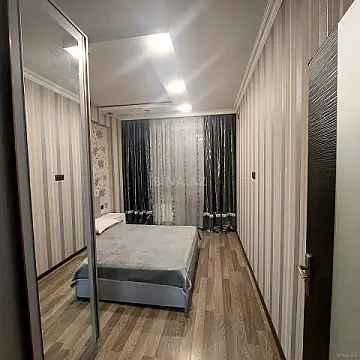 Kirayə verilir 2 otaqlı mənzil 80 m²