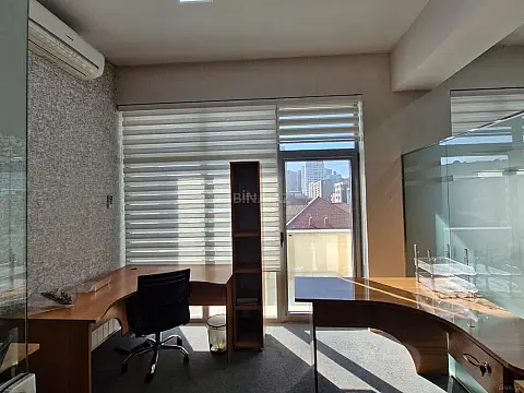 Kirayə verilir 8 otaqlı ofis 285 m²