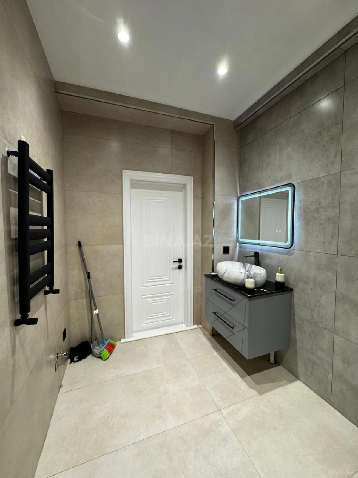 Satılır 2 otaqlı mənzil 61 m²