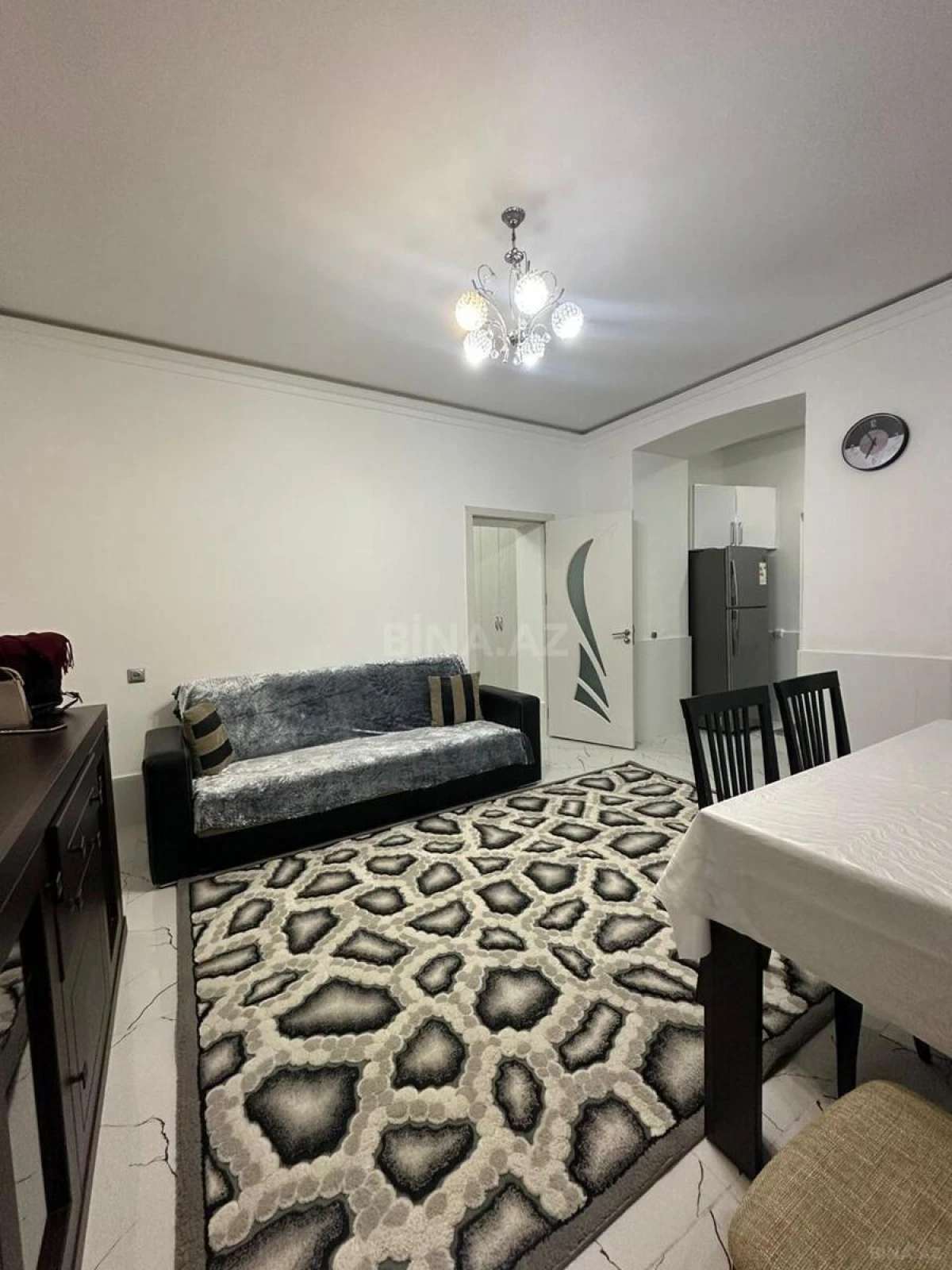 Kirayə verilir 2 otaqlı mənzil 50 m²