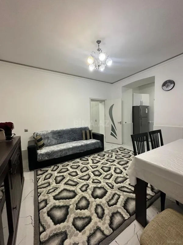 Kirayə verilir 2 otaqlı mənzil 50 m²