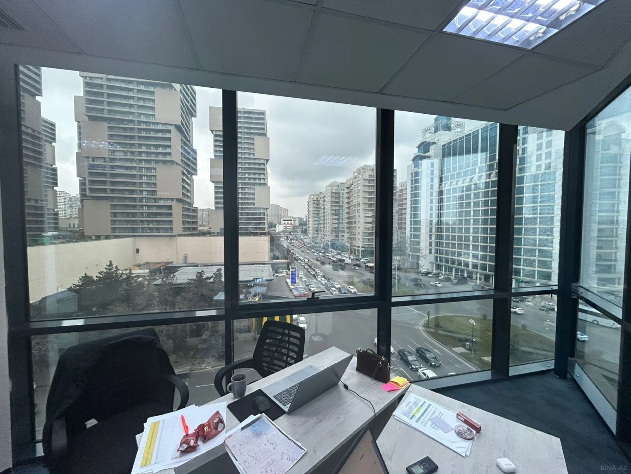 Kirayə verilir 3 otaqlı ofis 92 m²