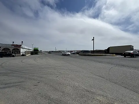 Satılır obyekt 580 m²