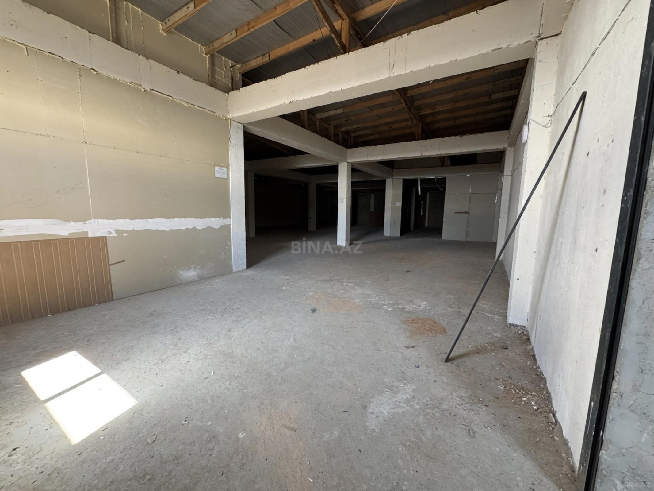 Satılır obyekt 580 m²