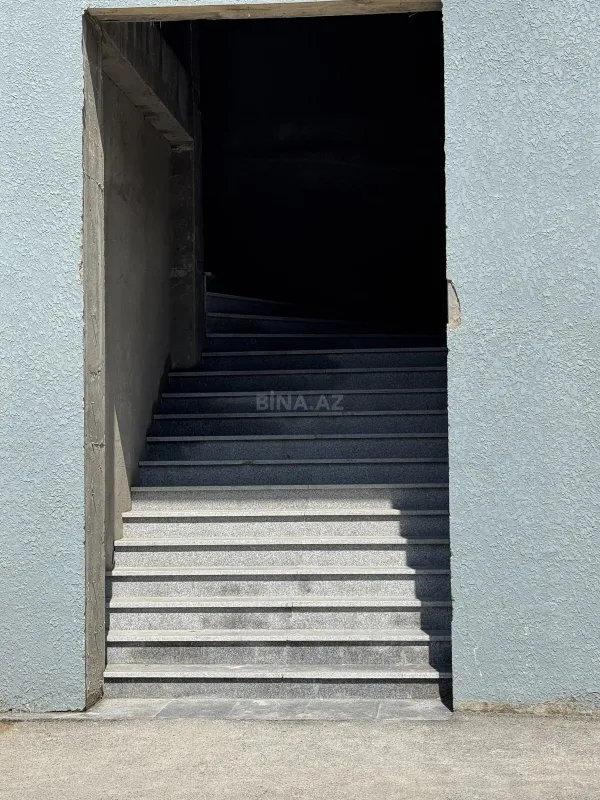 Satılır obyekt 580 m²