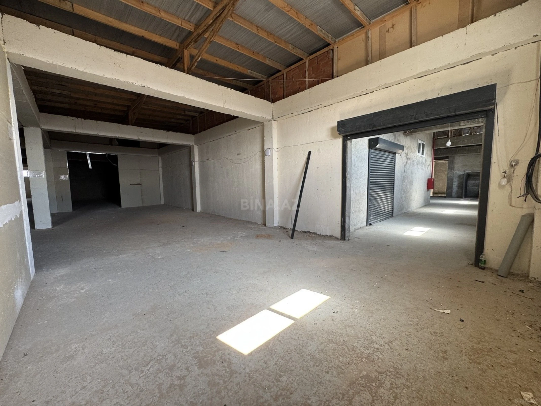 Satılır obyekt 580 m²