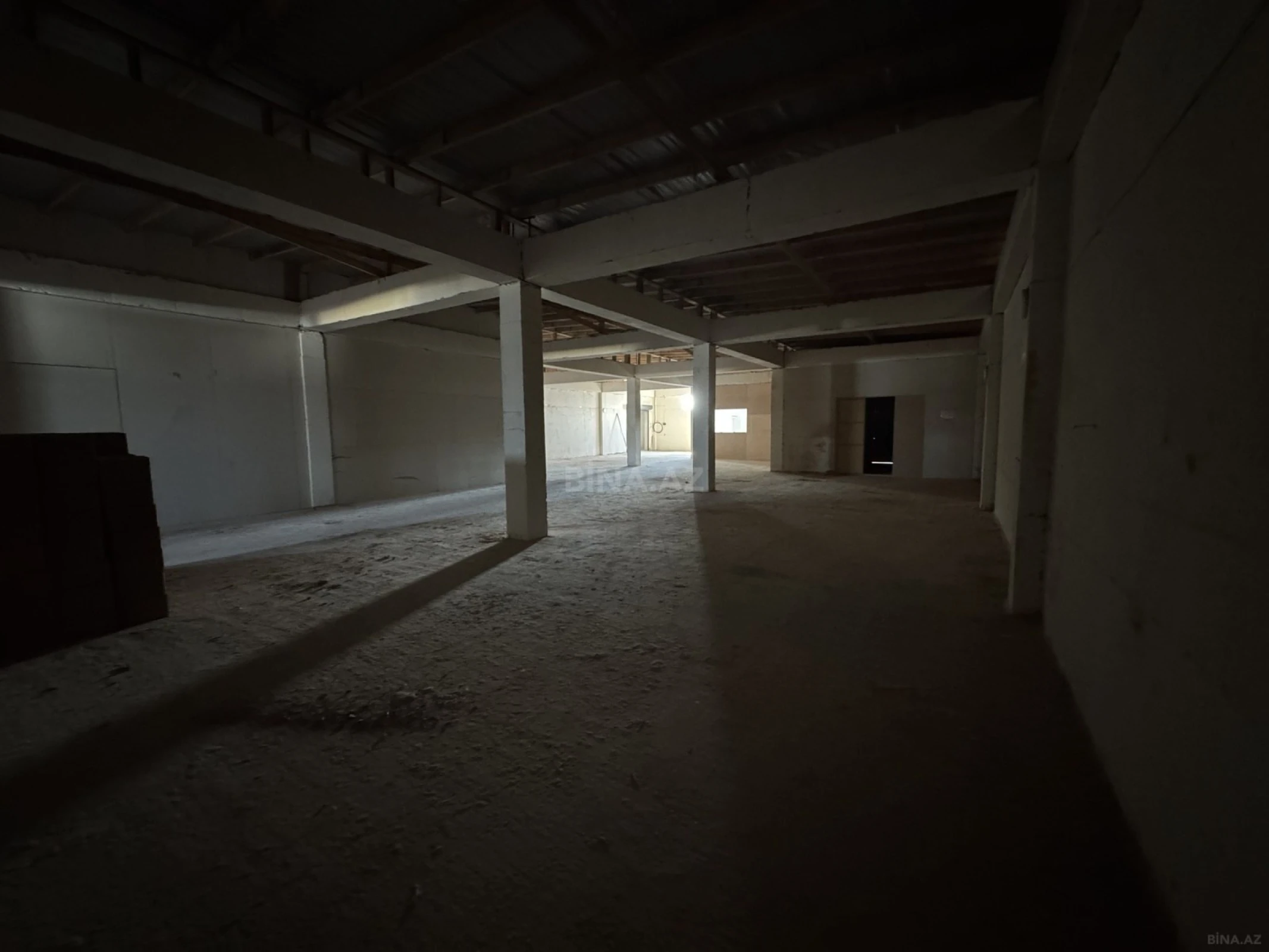 Satılır obyekt 580 m²