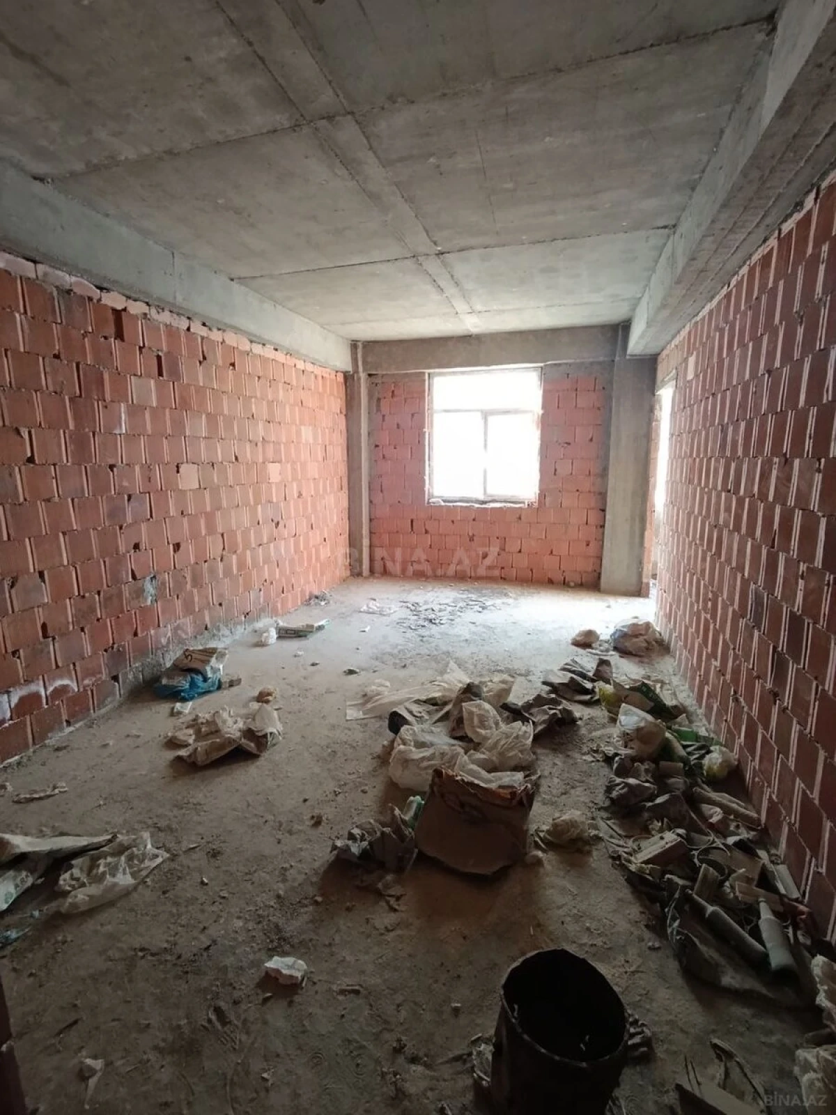 Satılır 1 otaqlı mənzil 56.8 m²