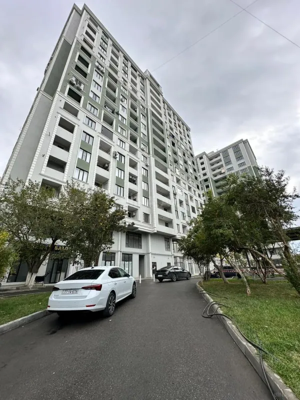 Satılır 3 otaqlı mənzil 129 m²