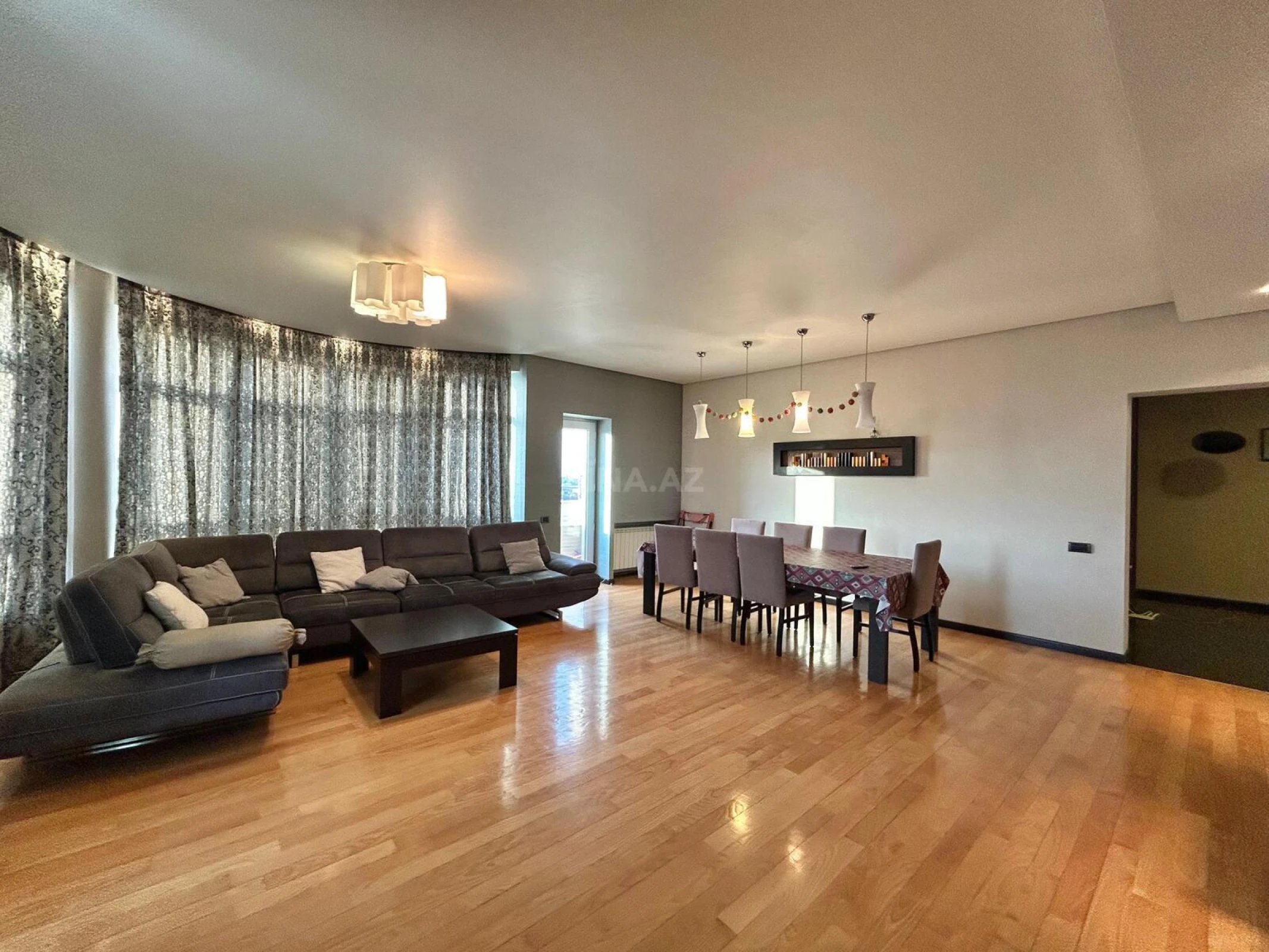 Kirayə verilir 4 otaqlı mənzil 190 m²