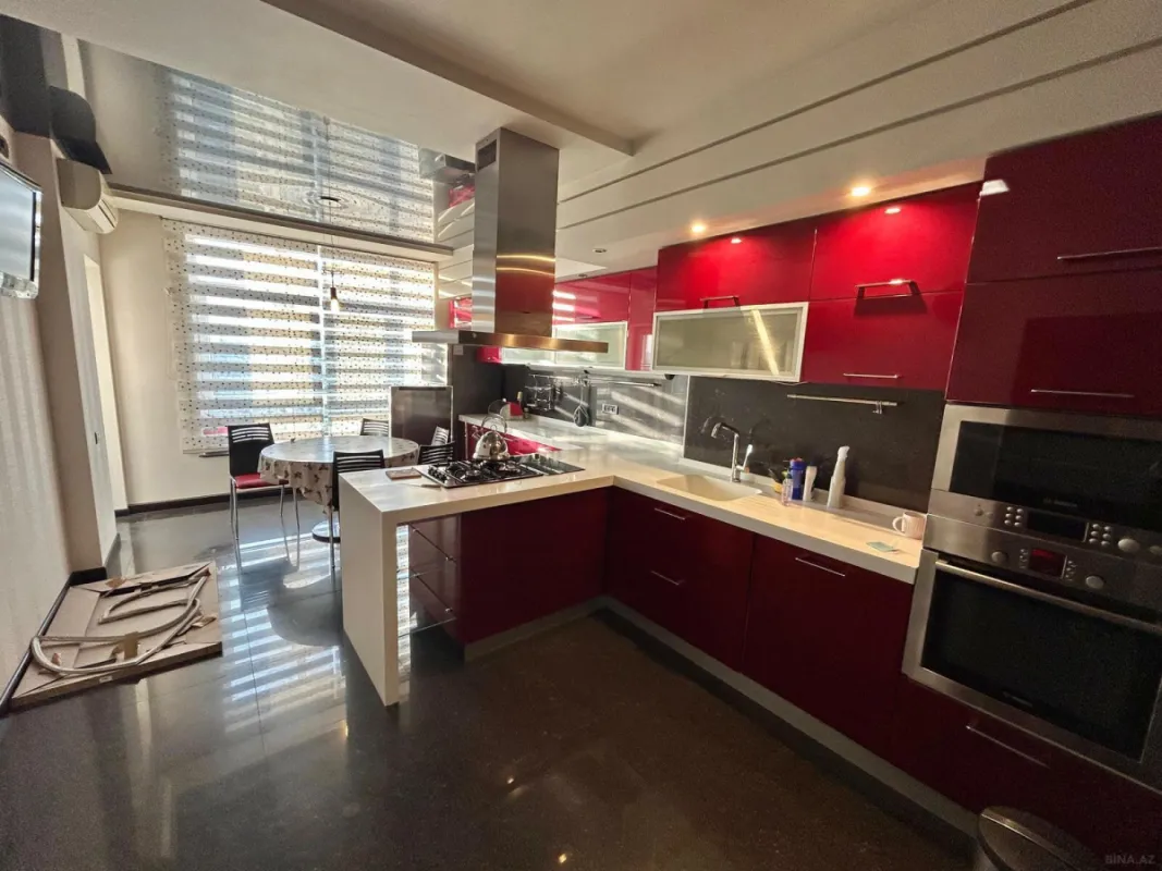 Kirayə verilir 4 otaqlı mənzil 190 m²